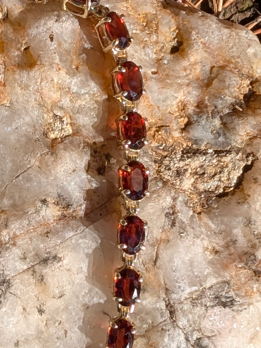 VTG 90s 10K Gold oval cut Garnet Tennis Bracelet excellent craftsmanship 7” 7.8g - Picture 4 of 13